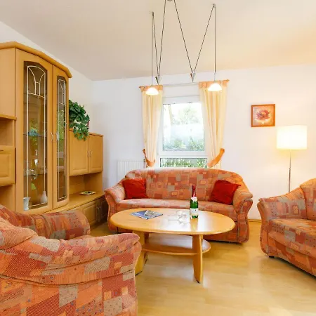 Ostseetrio App-2 By Interhome ツィノヴィッツ